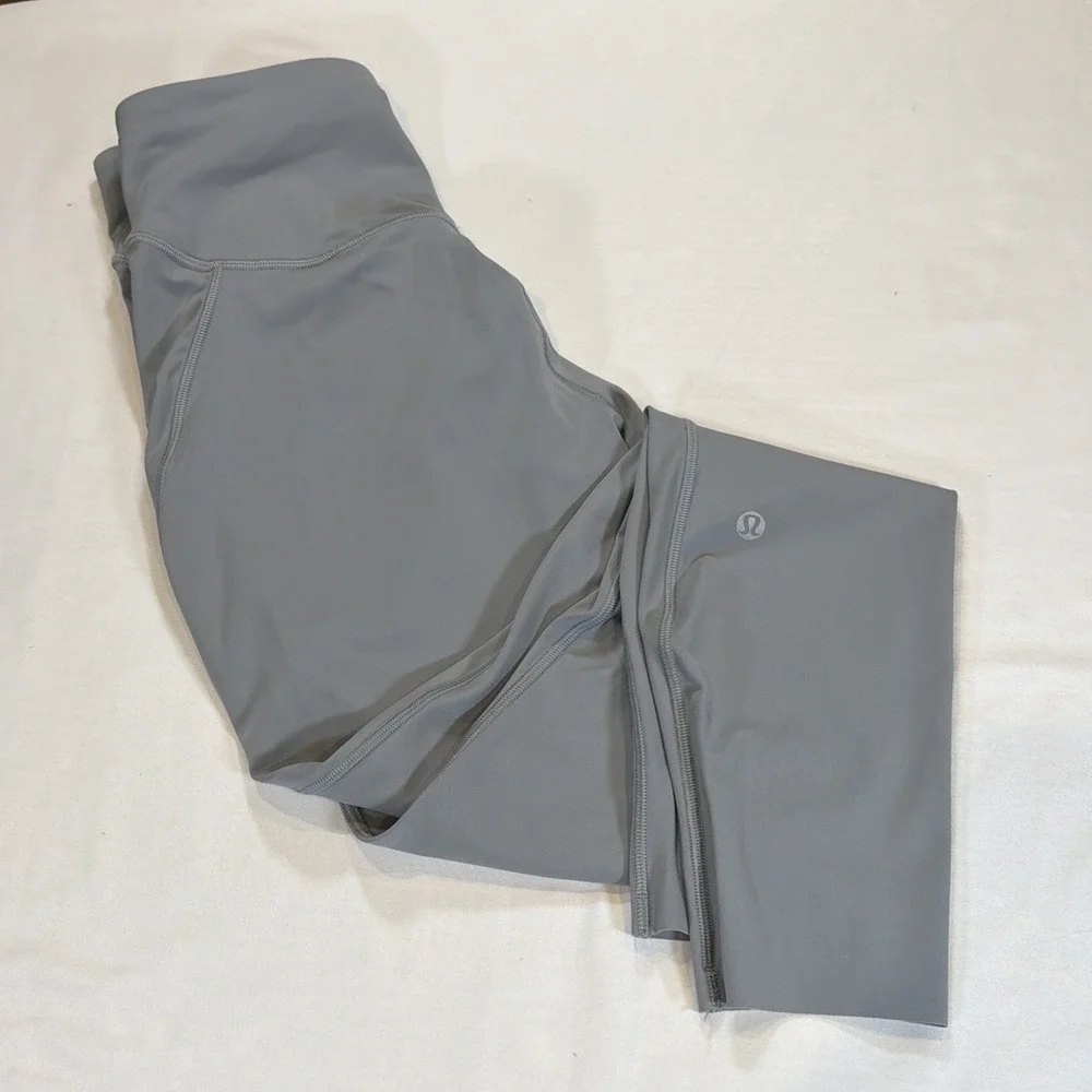 Lululemon Womens Size 6 Gray High‎ Rise 7/8 Leggings 26